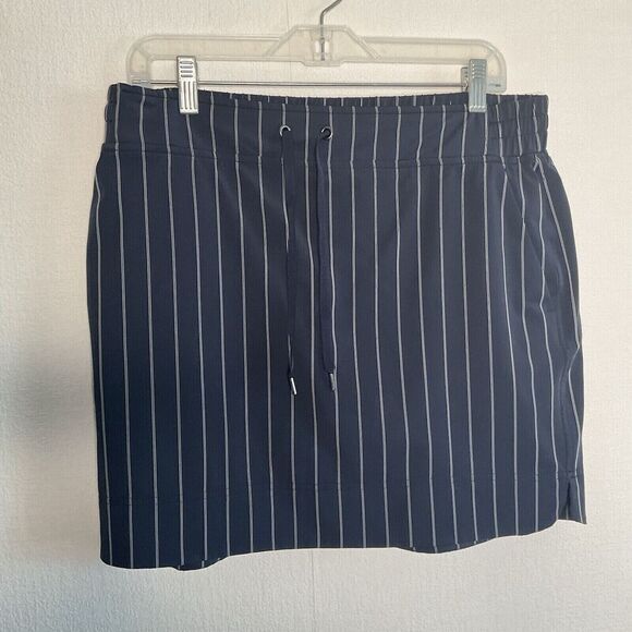 Athleta Women's Pinstripe Pockets Drawstring Waist Midtown Skirt Skort Size 12 - Picture 7 of 12